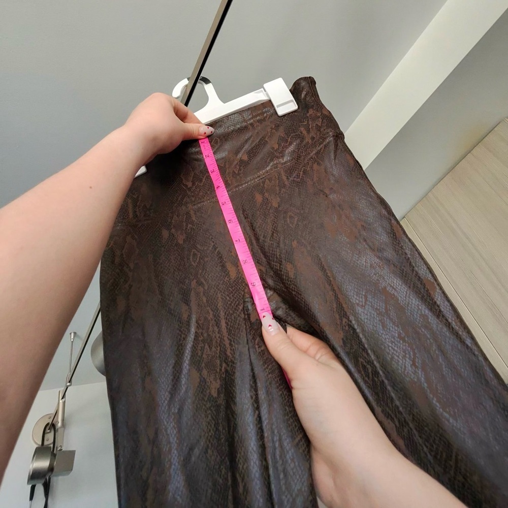 SPANX Faux Leather Snake Shine Leggings Brown M - Picture 12 of 15
